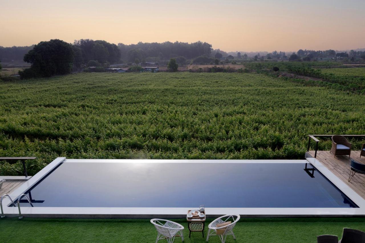 Saffronstays Onellaa, Nashik - Infinity Pool Villa Surrounded By A Vineyard Εξωτερικό φωτογραφία