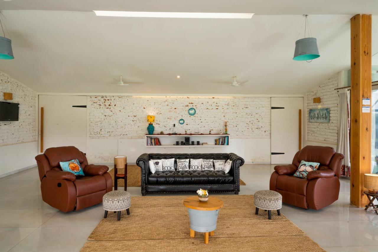 Saffronstays Onellaa, Nashik - Infinity Pool Villa Surrounded By A Vineyard Εξωτερικό φωτογραφία
