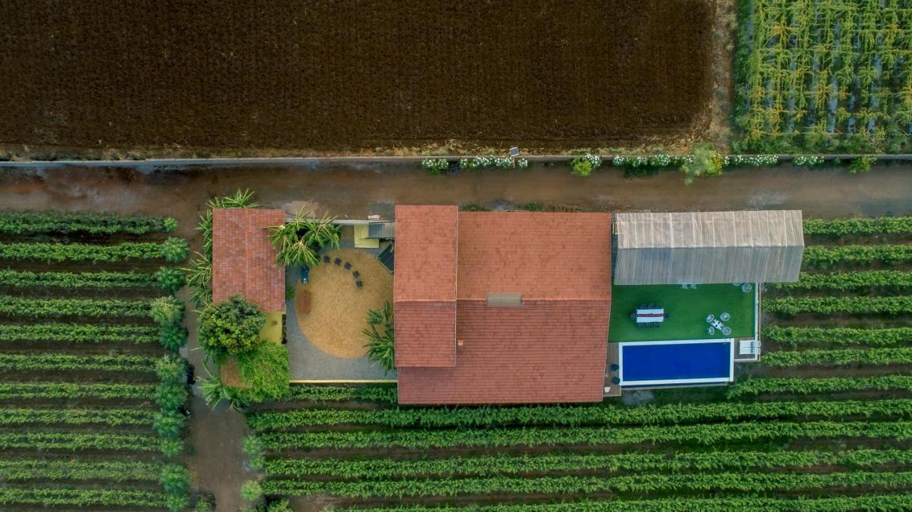 Saffronstays Onellaa, Nashik - Infinity Pool Villa Surrounded By A Vineyard Εξωτερικό φωτογραφία