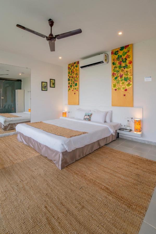 Saffronstays Onellaa, Nashik - Infinity Pool Villa Surrounded By A Vineyard Εξωτερικό φωτογραφία