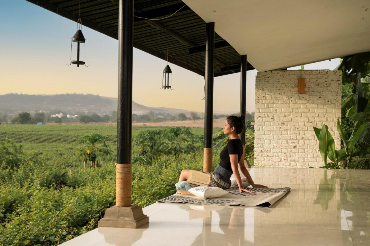 Saffronstays Onellaa, Nashik - Infinity Pool Villa Surrounded By A Vineyard Εξωτερικό φωτογραφία